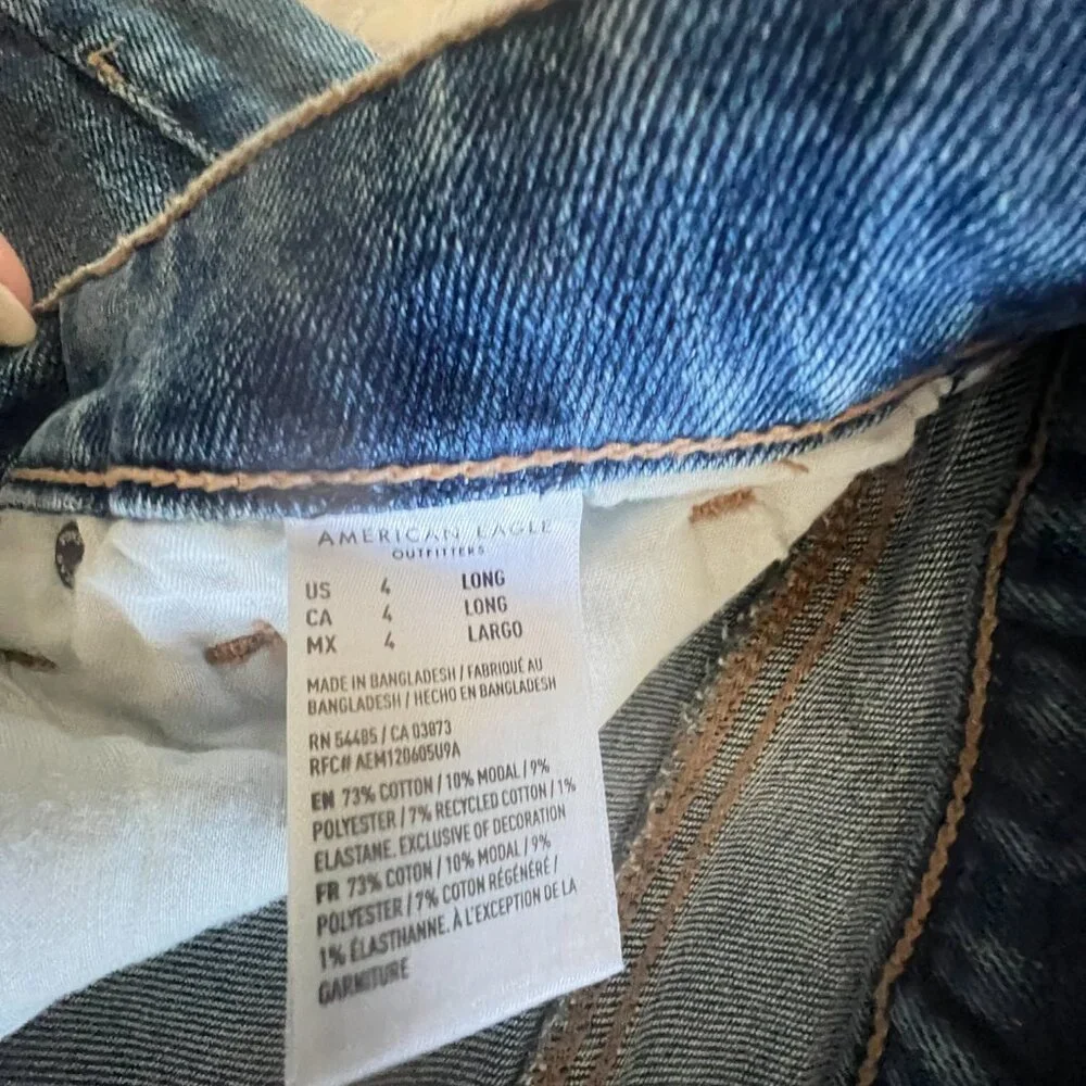 American Eagle Slim/Straight Button Fly Jeans Size 4L - Picture 2 of 3